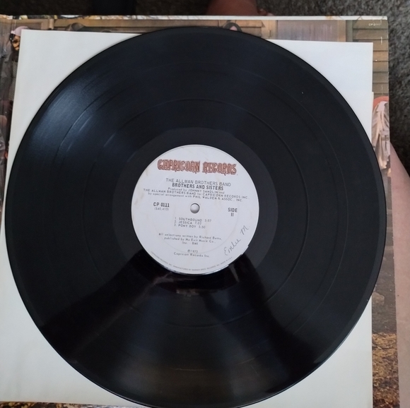 Allman Brothers "Brothers & Sisters" Vinyl Record - Picture 4 of 5